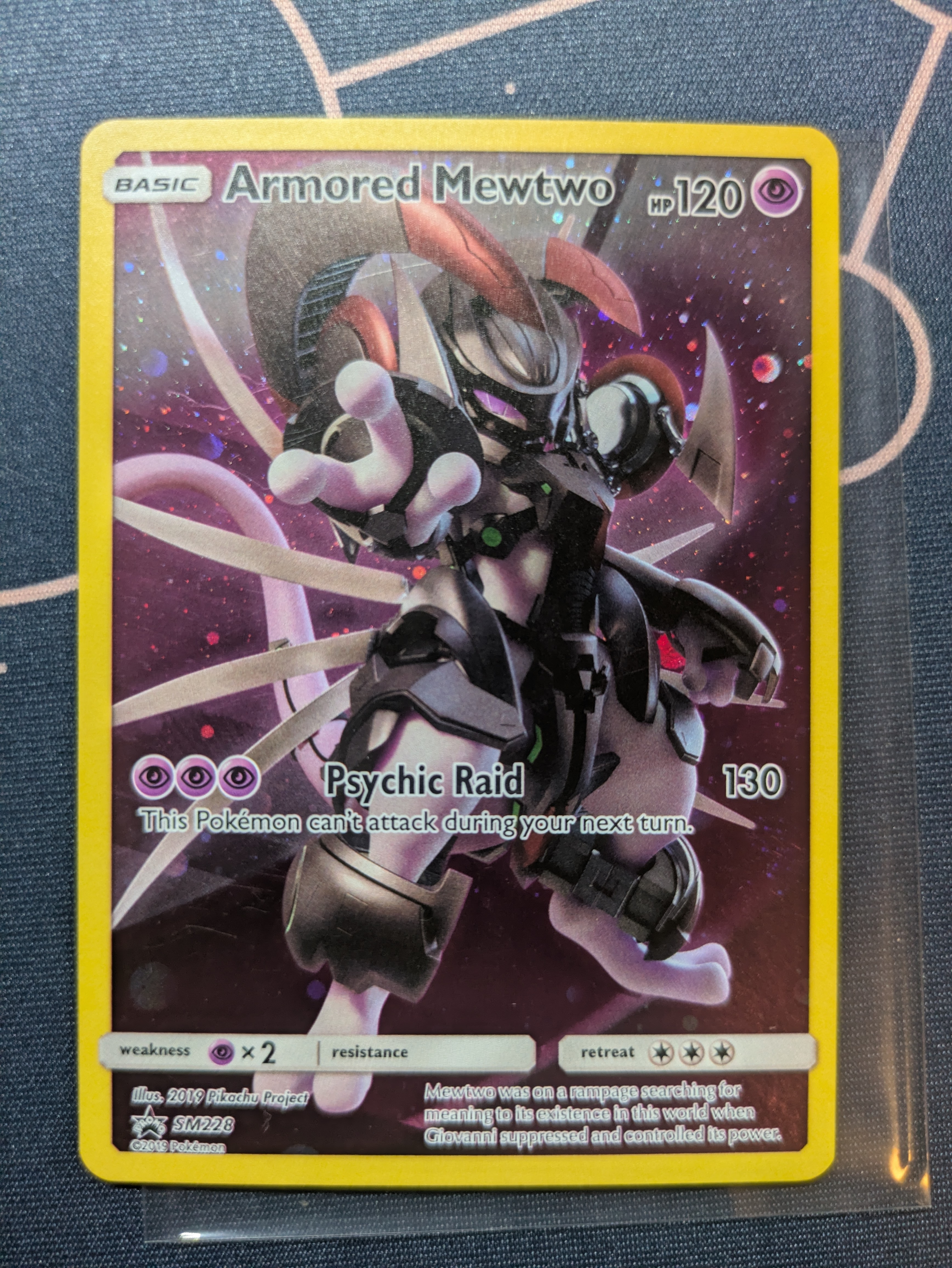 Armored Mewtwo - SM228